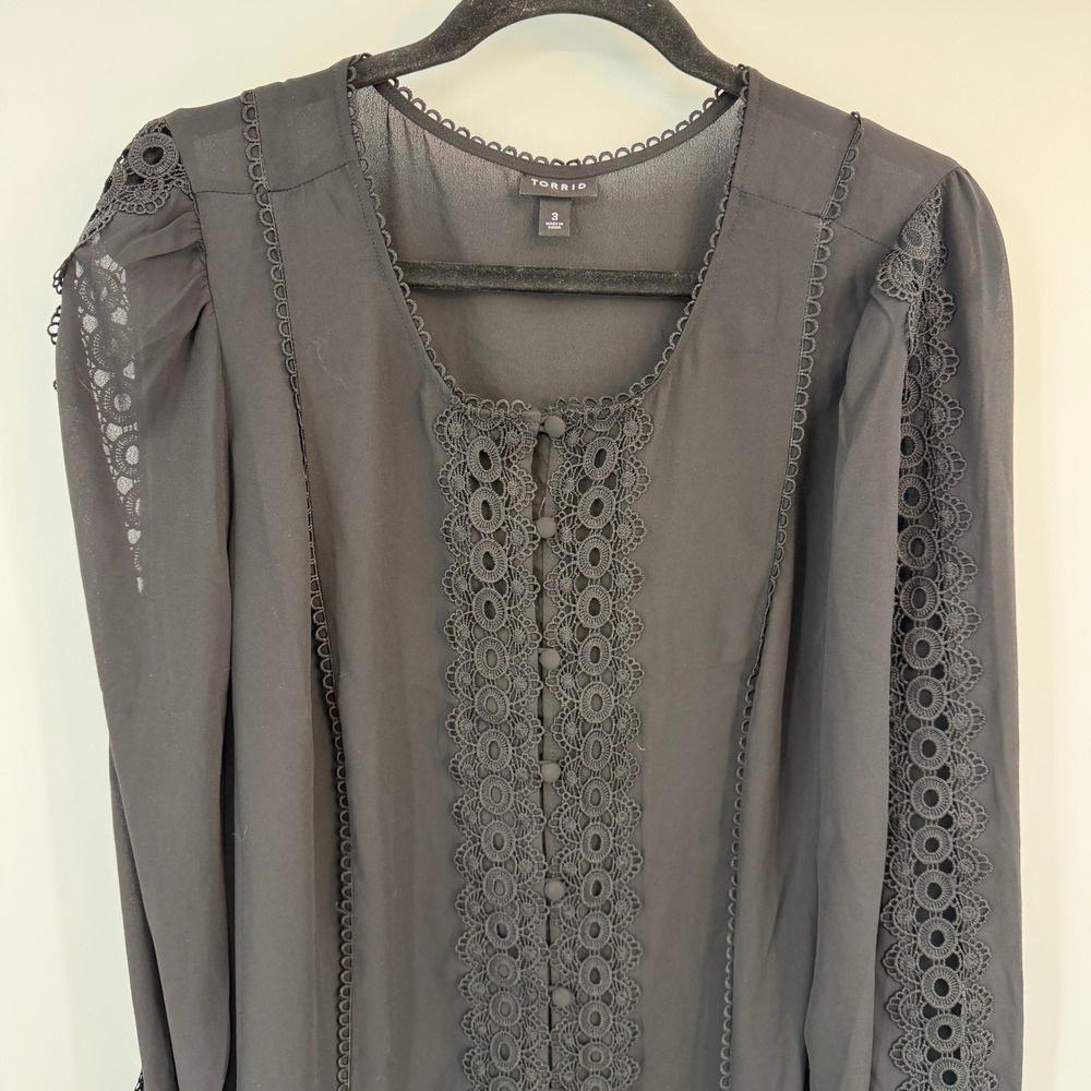Torrid Size 3 Black Lace Trim Button Front Sheer Georgette Blouse Top Whimsigoth - Picture 2 of 9